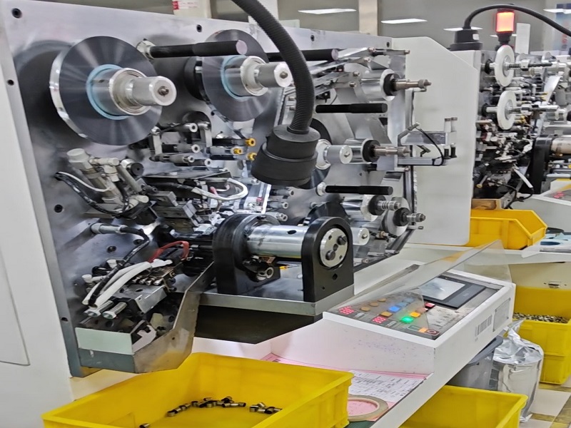 Achter de schermen: het productietraject in 10 stappen van filmcondensatoren voor toepassingen met hoog vermogen